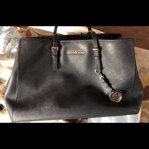 Authentic Michael Kors Jet Set Medium Tote